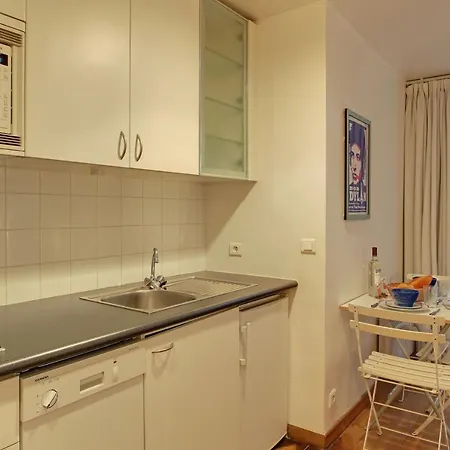 S09278 - With Patio For 3 People, Grand Boulevards Daire