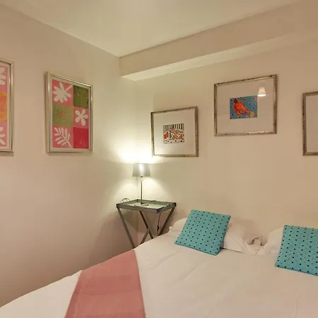 S09278 - With Patio For 3 People, Grand Boulevards * باريس