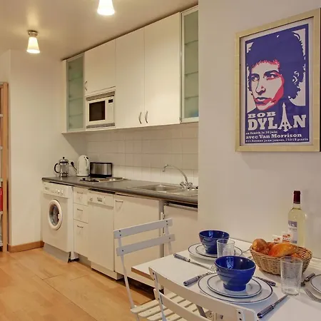 S09278 - With Patio For 3 People, Grand Boulevards * باريس