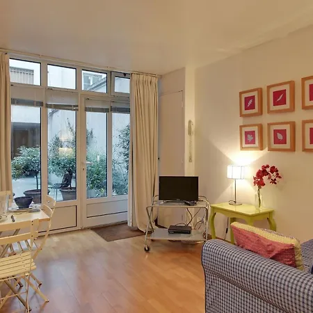 S09278 - With Patio For 3 People, Grand Boulevards شقة