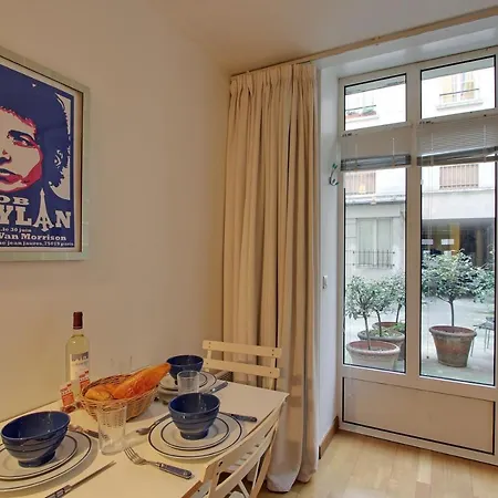 S09278 - With Patio For 3 People, Grand Boulevards *